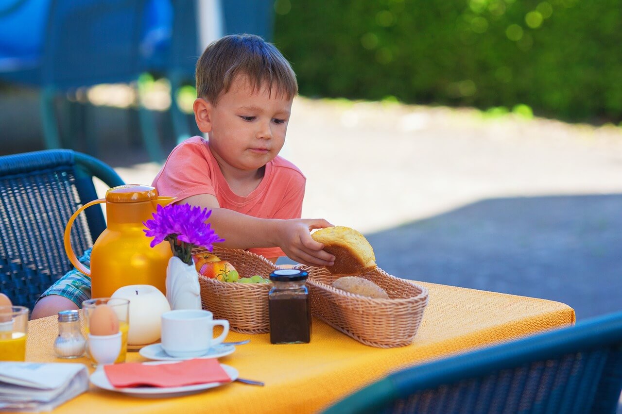 Conheça os 10 mandamentos para uma Alimentação Infantil Saudável